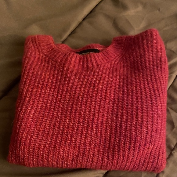 Banana Republic Vibrant fushia lightweight sweater - Picture 1 of 2